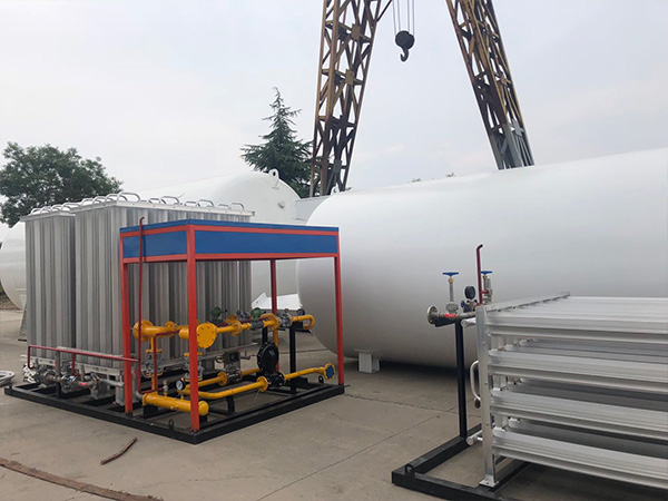 LO2立式低溫儲罐（真空粉末絕熱)